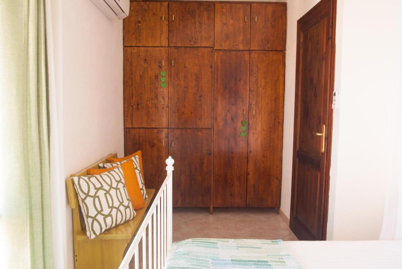 Apartamento Casa Danilo San Teodoro  Exterior foto